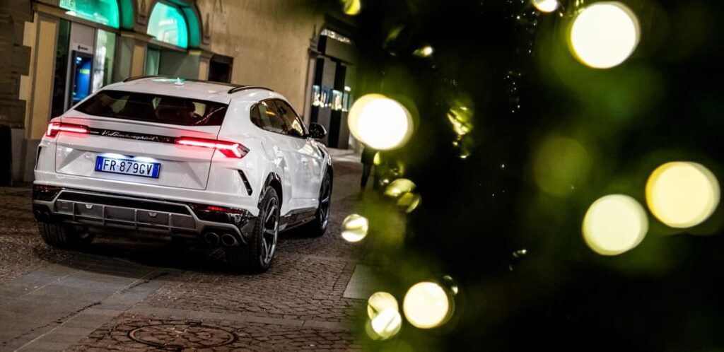 H.R. Owen Lamborghini Christmas Tour Proves the fun of a 657-horse Urus Sleigh