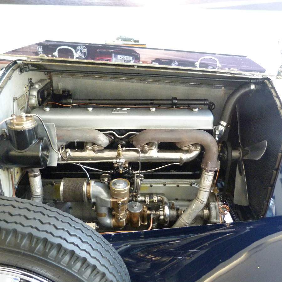 Rolls-Royce Phantom Engine
