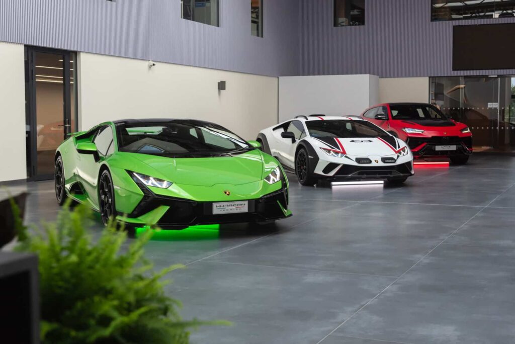Lamborghini Hatfield: official opening of eleventh UK Lamborghini dealership